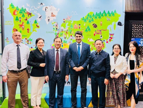 Ha Tinh Provincial Party Secretary Visits Horizon International School